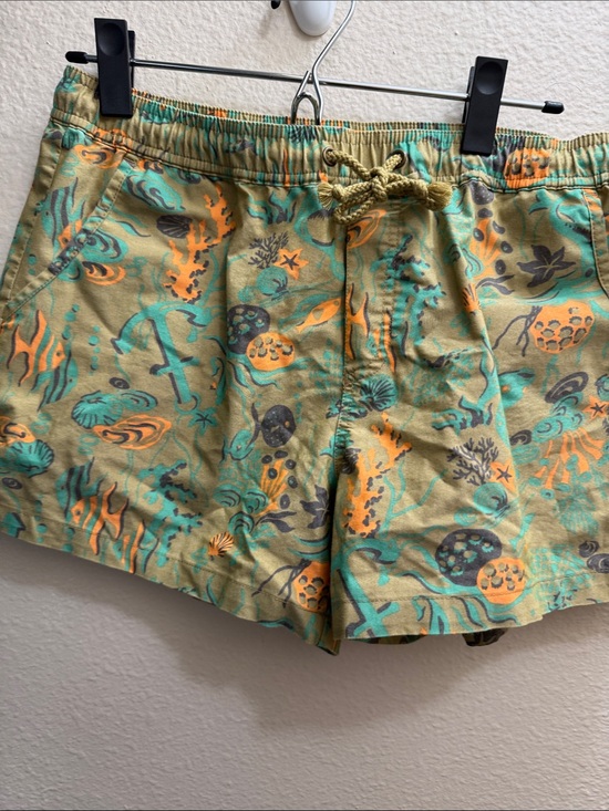 Toad&Co Pants - Toad&Co Women's Tan Shorts with Green and Orange Ocean Print